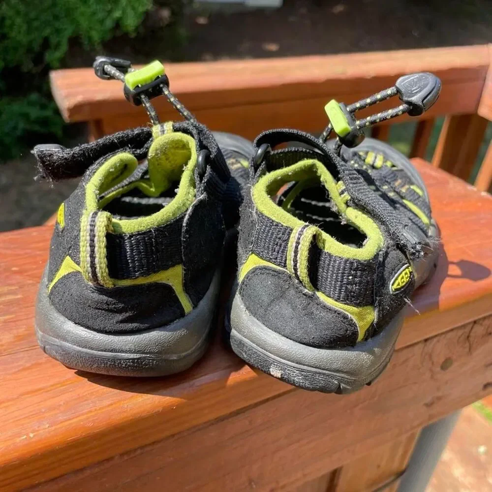 Kids 8 Keen Newport H2 Water Sandals